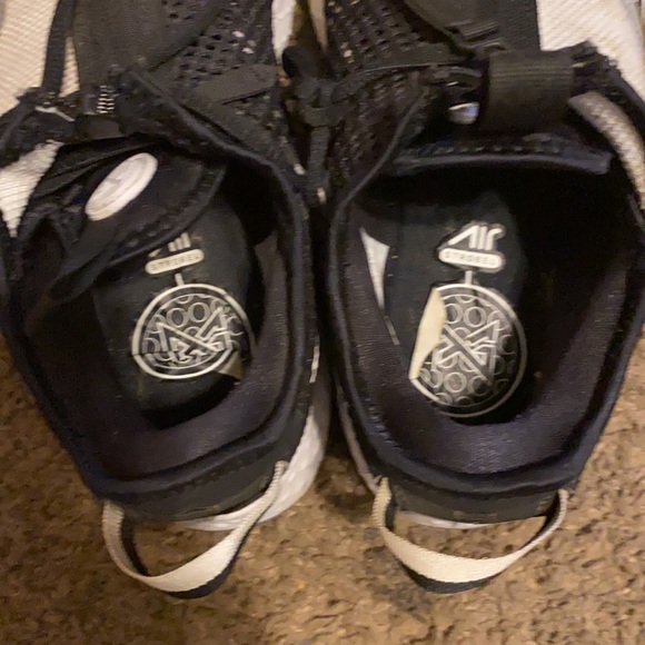 Nike - Picture 4 of 5